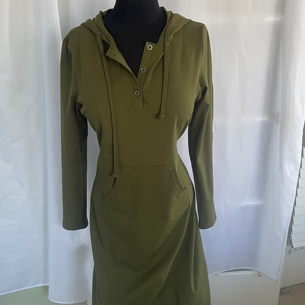 Olive Green Hooded Dress 95 Rayon & 5 Spandex Length 50, Pit to Pit 20, Arm 18